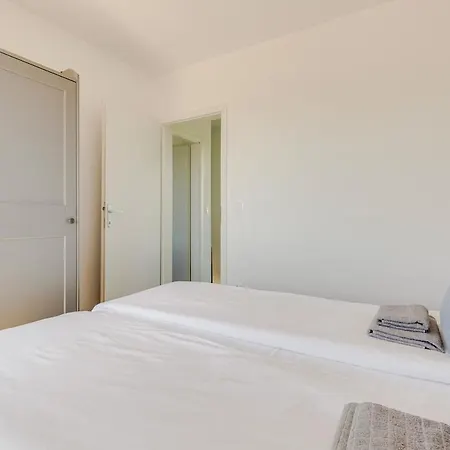 House Crassula * Murter